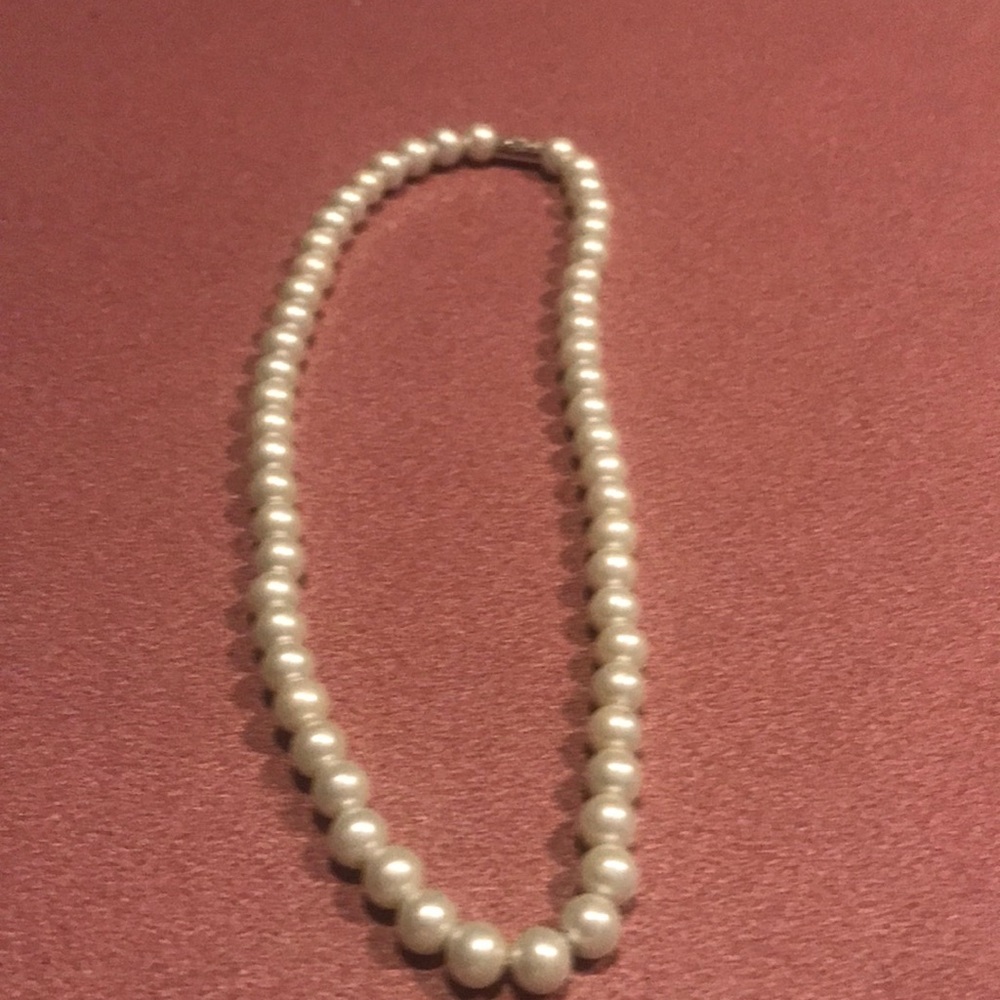 Faux white pearl necklace